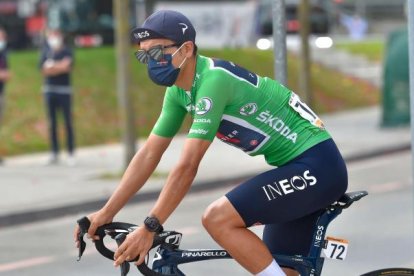 Richard Carapaz lució el maillot verde en la segunda etapa de la Vuelta a España.