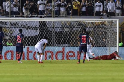 Olimpia empató con Liga de Quito en Asunción. El cuadro ecuatoriano avanzó gracias a su victoria en Quito.