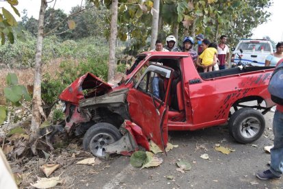 El joven iba en una motocicleta cuando se impactó con una camioneta.