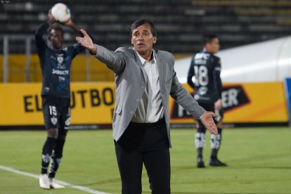 Fabián Bustos se justificó, tras la derrota ante Independiente del Valle en Copa Libertadores.