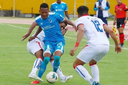 El jugador de la Universidad Católica afirmó que no se podía ni mover, tras el golpe que tuvo en el abdomen.