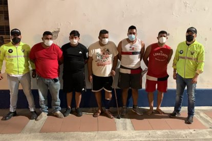 Los implicados en secuestro extorsivo, al momento de ser enviados ante las autoridades.