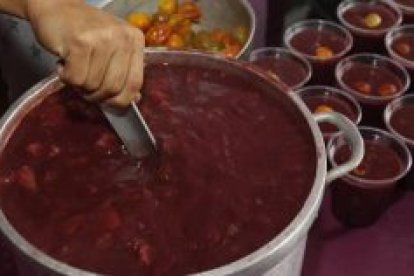 La preparación de la colada debe ser lenta para que se  concentre el sabor de la hierbas.