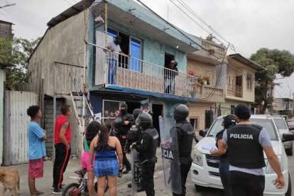 La vivienda que parecía almacén, pero por la cantidad de objetos de valor que guardaba.El barrio quedó alborotado.