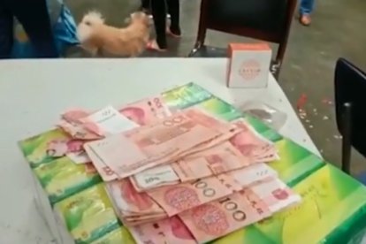 La Oficina de Seguridad Pública de Shapingba dio el apellido del hombre, de 29 años, como Bo.