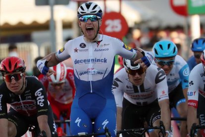 El irlandés Sam Bennett fue castigado, tras haber golpeado a un rival, en la etapa 9 de La Vuelta.