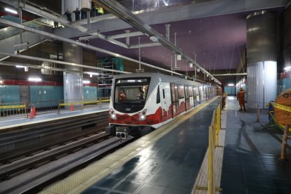 Por ahora, los trenes circulan a 20 kilómetros por hora para verificar el funcionamiento de los subsistemas.