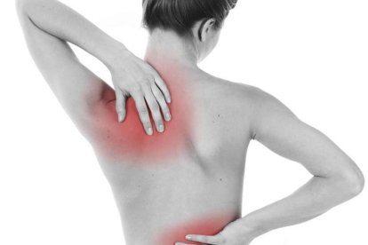 Los dolores lumbares pueden deberse a la mala posición al trabajar.