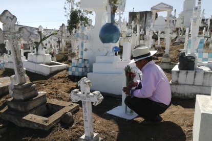 Segundo Chaco rezó por sus familiares que se fueron antes de la emergencia sanitaria  y amigos que no pudo despedir en esta época de pandemia.