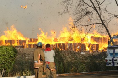 Los bomberos mencionan que el flagelo está en alarma 3.
