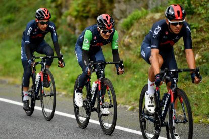 Richard Carapaz apunta a recuperar el liderato de la Vuelta a España con un ataque en uno de los ascensos de las etapas finales.