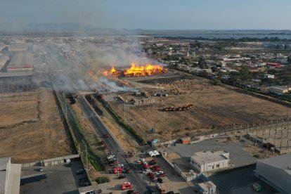 El incendio que afectó Procarsa, en Durán.