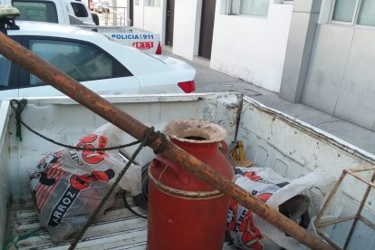 Los objetos sustraídos del contendor de una compañía.