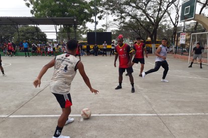 El club Bocca cumplió la semana pasada con un partido de preparación ante Lyon FC.