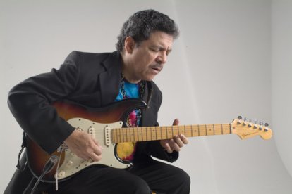 Gustavo Pacheco es un músico y compositor ecuatoriano.