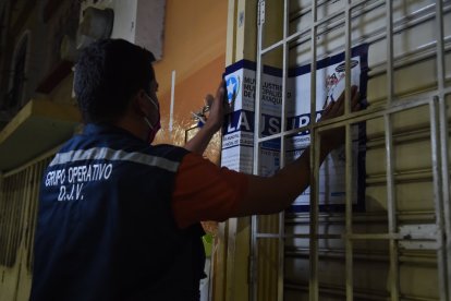 Los cierres se complementan con otras medidas preventivas aplicadas en la urbe, como la prohibición de vender bebidas alcohólicas de jueves a domingo y en feriados.