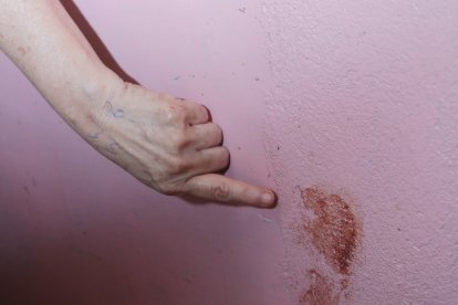 Una mancha de la sangre de Silvia quedó en las paredes del puesto de Rosa.

PERIODISTA : GELITZA ROBLES 

FECHA : 29/10/2020 

Agencia (ag-extra)