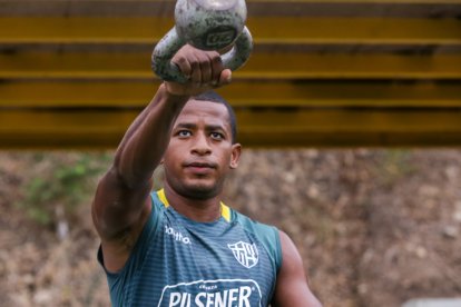 Nixon Molina ha tenido la oportunidad de mostrar su fútbol, otra opción de Fabián Bustos.