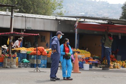 Dentro de los mercados los controles son minuciosos. En los exteriores la cosa cambia.