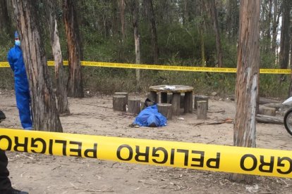 La víctima habría estado con una mujer minutos antes del crimen.