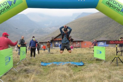 El deportista completó, en más de 9 horas, ‘La vuelta del Hielero’.