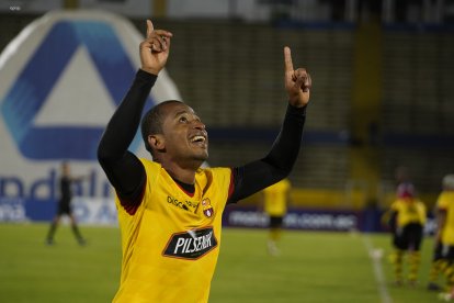 Nixon Molina del Barcelona se mandó un golazo ante El Nacional.