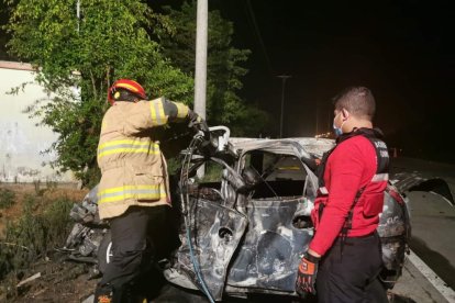 El percance ocurrió la noche del lunes en la vía La Unión-Quinindé.