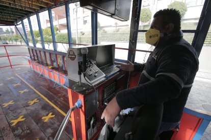 Los trabajadores no pierden la esperanza de celebrar con precaución por el virus.