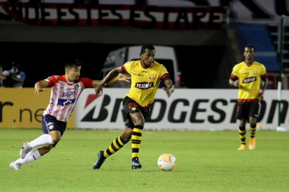 El volante Nixon Molina  marcó un golazo  en el empate de visita (1-1) de Barcelona ante El Nacional, en la fecha pasada (7) de LigaPro.