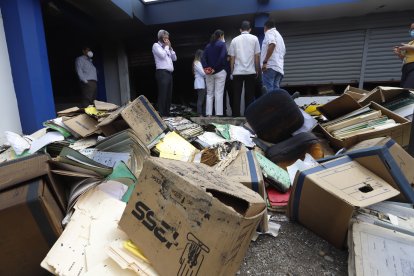 La alerta fue reportada al Cuerpo de Bomberos a las 23:10 del miércoles. No hubo heridos a causa del incendio.