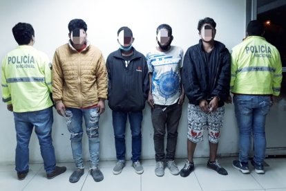 Los capturados estaban en poder de armas de fuego. Uno de ellos fue capturado primero y fue quién indicó dónde estaban los demás.