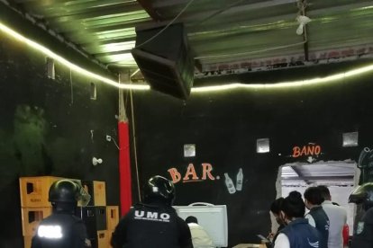Este fin de semana, la Intendencia de Policía del Guayas, a través de denuncias ciudadanas, detectó que una discoteca y un billar operaban clandestinamente.
