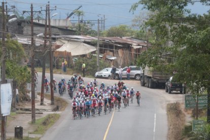 La primera etapa de la Vuelta al Ecuador recorrió de San Miguel de los Bancos hasta Pedernales.