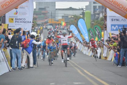 Byron Guamá fue el más rápido en los metros finales de la segunda jornada de la Vuelta al Ecuador.