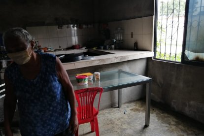 Ana Vera se muestra atemorizada por el atentado contra su vida y la de su esposo.