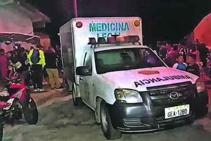 El cuerpo fue llevado hasta el Laboratorio de Medicina Legal y Ciencias Forense, donde se determinará las causas de muerte