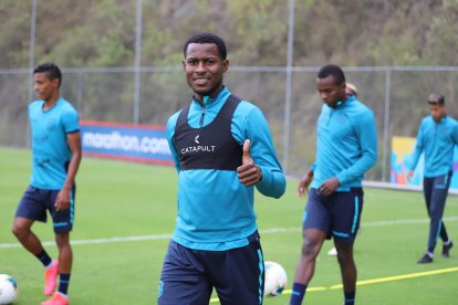 Leonel Quiñónez, defensa de Macará de Ambato participará en los Premios Puskas.