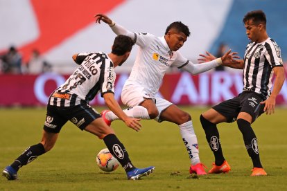 Billy Arce estuvo en Liga de Quito, fue determinando en el primer gol Albo.