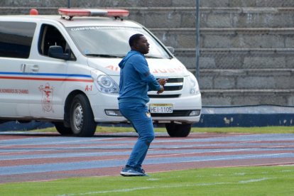 Edison Méndez, técnico de El Nacional fue elegido como el mejor DT de la Fceha.