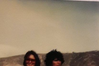 Esperanza Palacio conserva una foto con Maradona que se tomó en 1979, en Pomasqui.