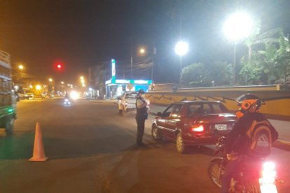 Los operativos policiales contra la inseguridad y la búsqueda de gente que tiene cuentas con la justicia son constantes.