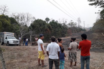 Cuando los bomberos apagaron las llamas descubrieron los cadáveres.