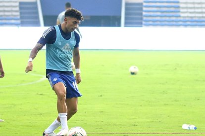 Joao Rojas es cuidado para el duelo con Barcelona