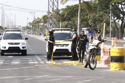 Ayer, en la avenida 25 de Julio, al sur de Guayaquil, un guardia de seguridad fue asesinado a tiros.