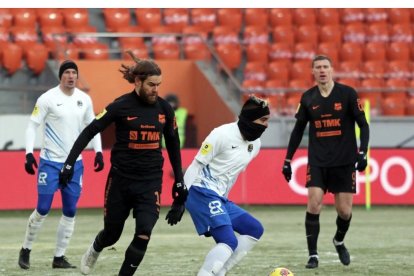 Casi forrado jugo Christian Noboa los primeros 45 minutos con el Socchi, seis semanas estuvo fuera.