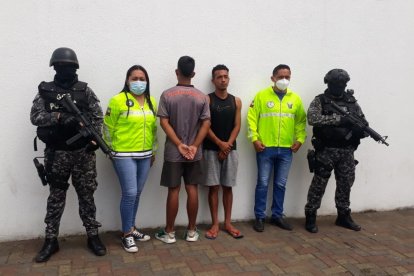 La policía trasladó al menor a Guayaquil.