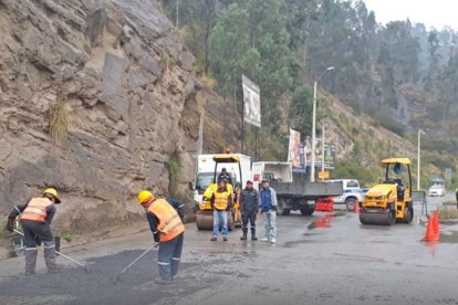 Obras previas se realizan en la zona donde habrá bacheo del puente.