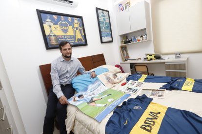Diego Armando Rodic tiene decorado su cuarto con gráficas de Boca Juniors y de Maradona.