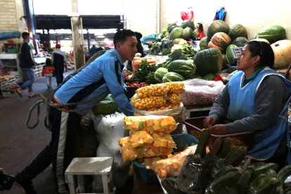 Existen gastos prioritarios como la alimentación. Comer fuera puede sustituirse para generar ahorro. 





Agencia (ag-extra ag-expreso ag-quito)