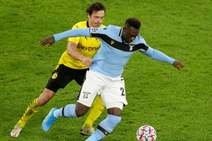Felipe Caicedo participó del empate de Lazio 1-1 ante Borussia Dortmund en Liga de Campeones.